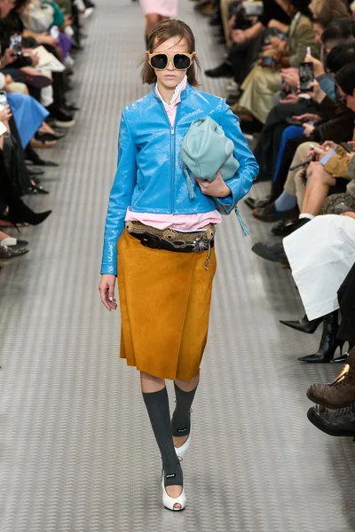 Look 60